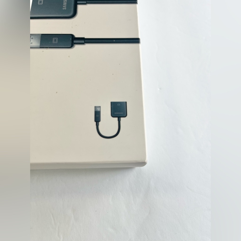 Samsung VGA Adapter - Picture 3 of 5